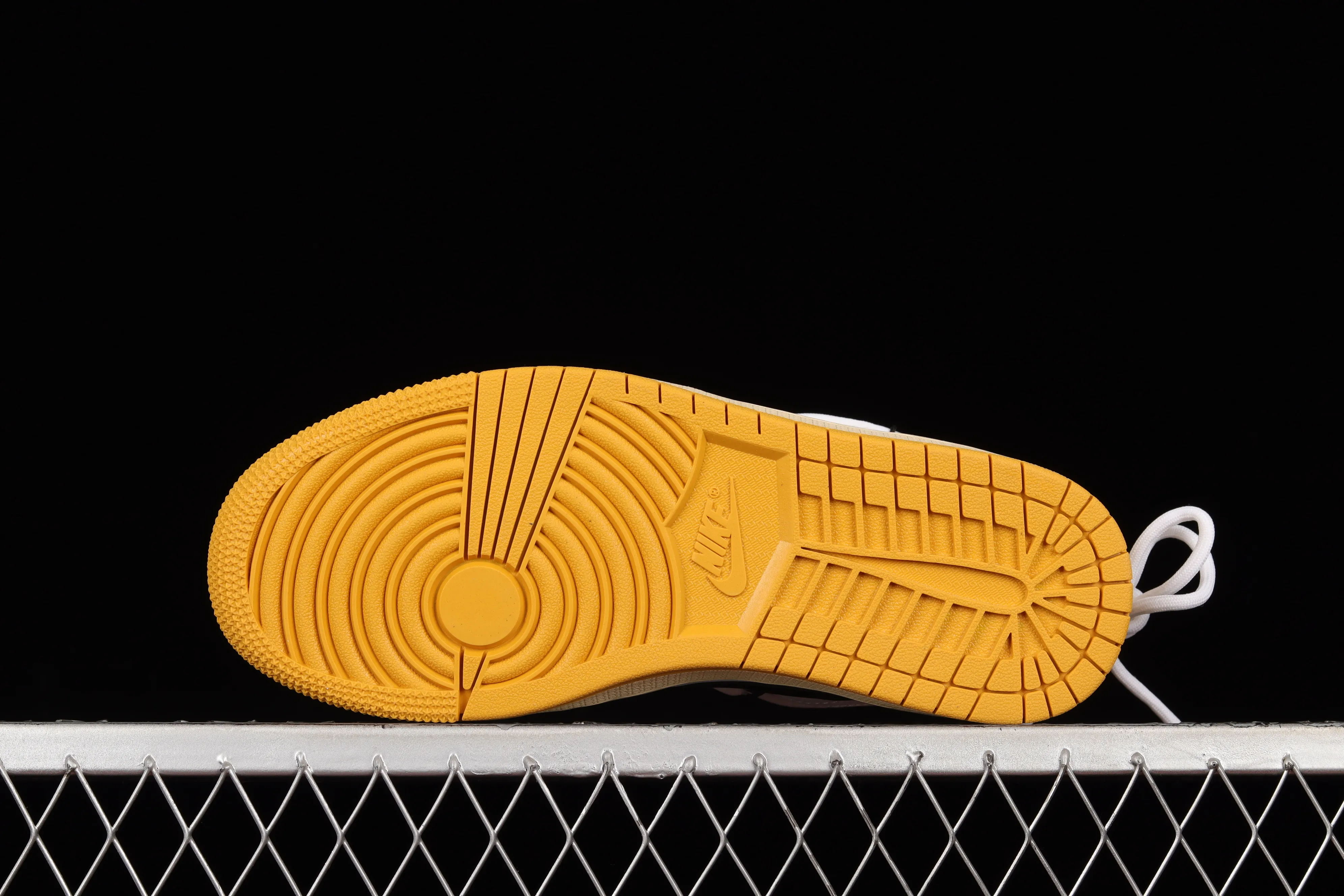 All categories Air Jordan Jordan series basketball shoes Air Jordan 1 Low Z version Air Jordan 1 Low AJ1 Joe 1 customized version Vibe flavor deconstruction Sports culture basketball shoes 553560-171